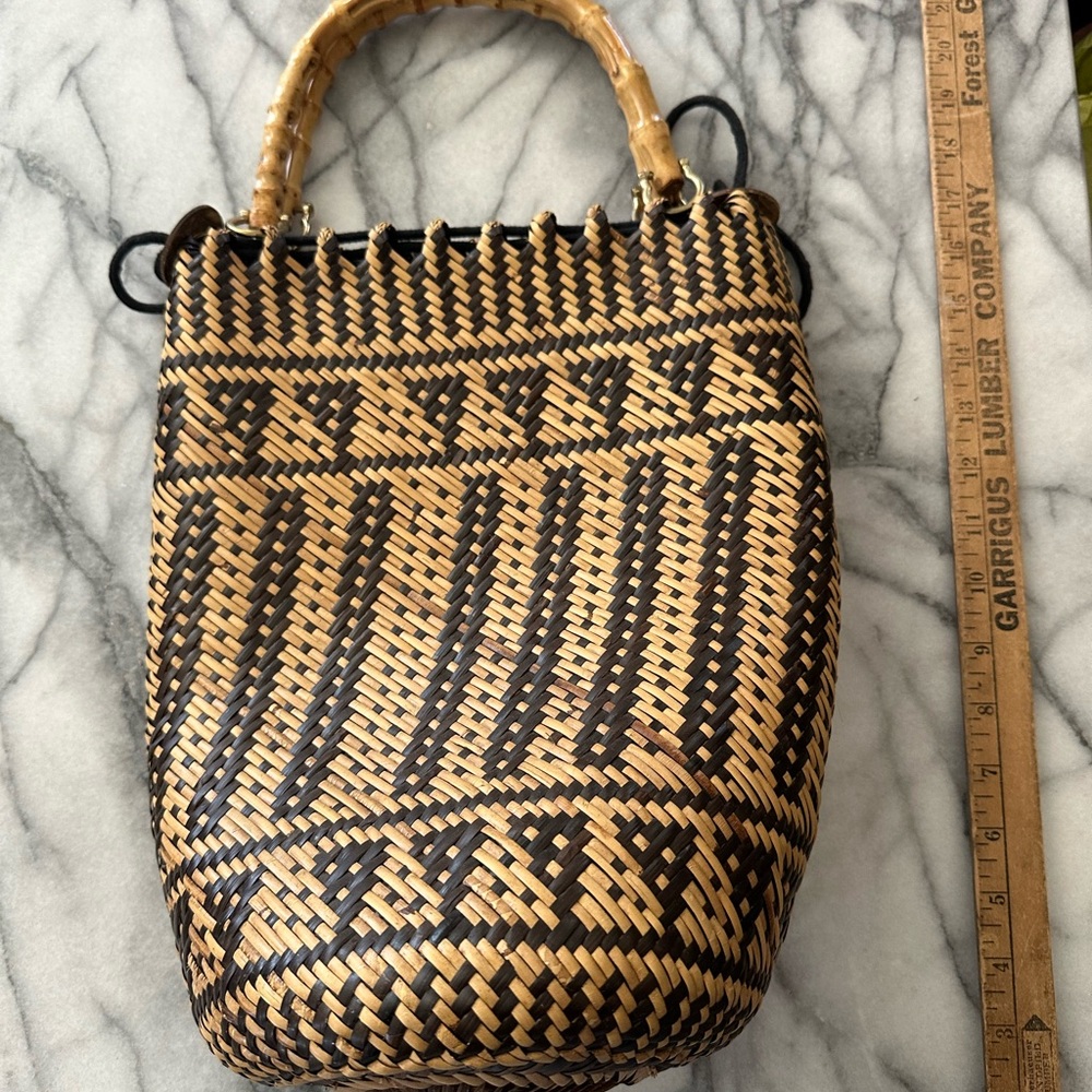 Woven bucket bag